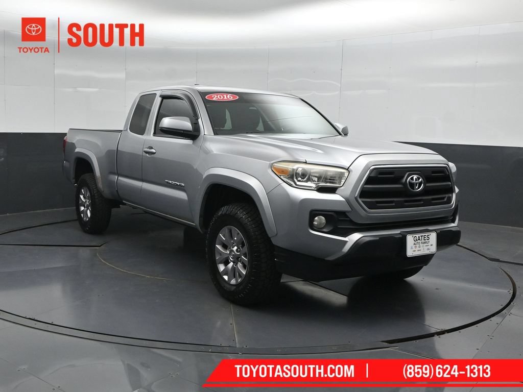 Used 2016 Toyota Tacoma SR5 AWD/4WD image 4