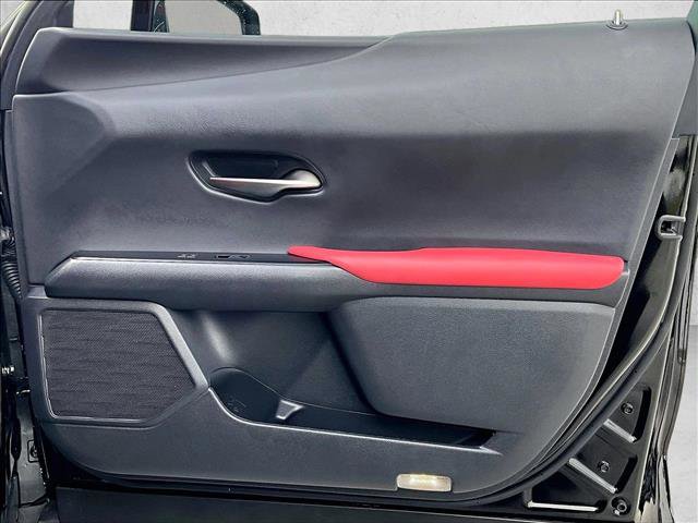 Used 2022 Lexus UX 200 F Sport w/ Accessory Package (Z2) image 19