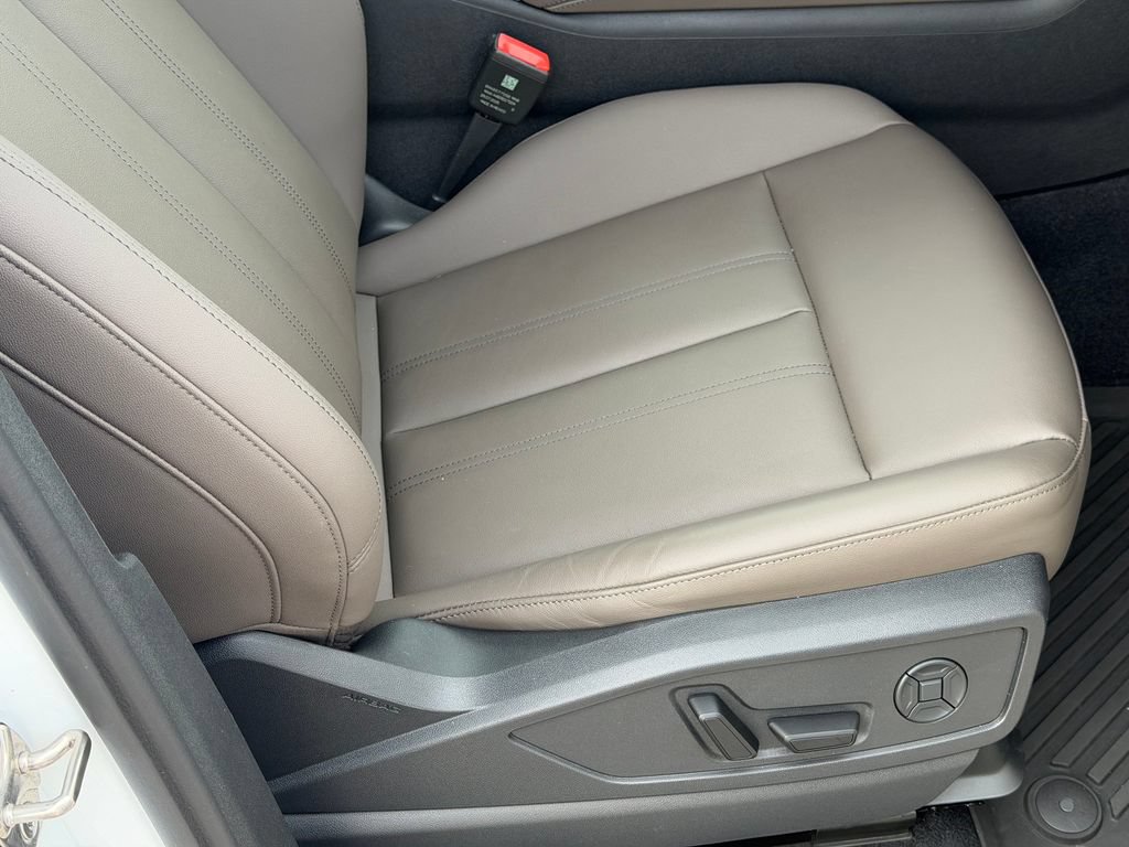 Certified 2025 Audi Q5 Premium w/ Convenience Package AWD/4WD image 14