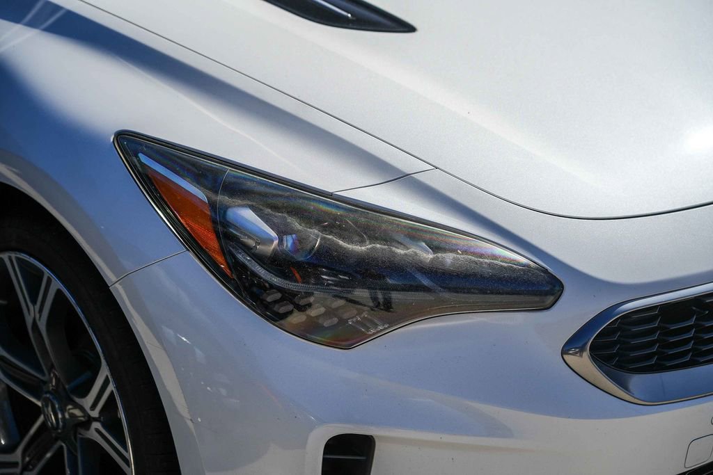 Used 2018 Kia Stinger Premium image 2