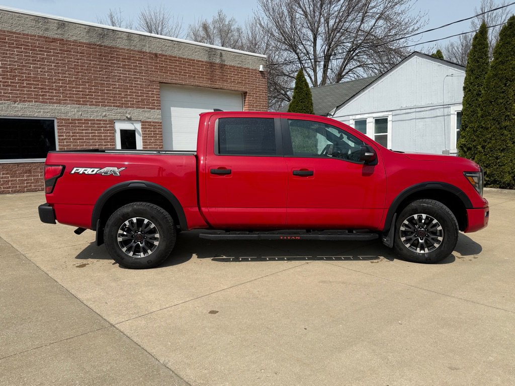 Used 2024 Nissan Titan PRO-4X w/ Pro-4x Convenience Package image 4