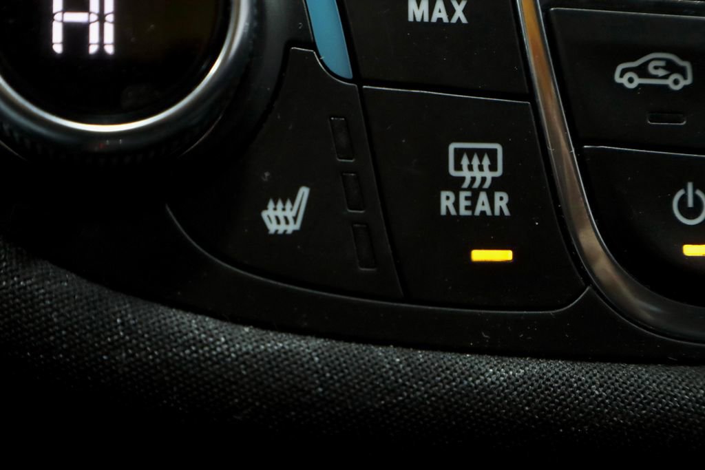 Used 2024 Chevrolet Malibu LT image 4