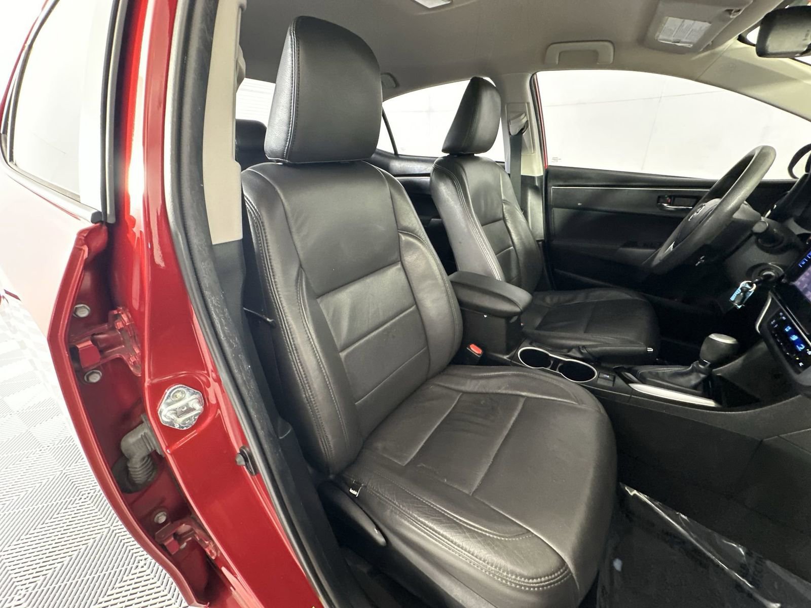 Used 2017 Toyota Corolla LE FWD image 27