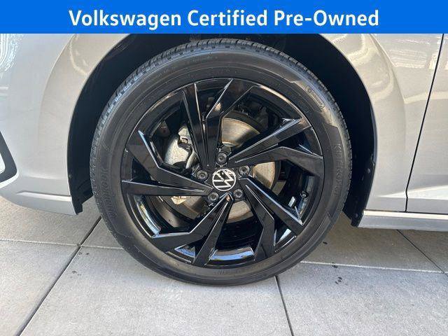 Used 2025 Volkswagen Jetta SE w/ Sunroof Package image 31