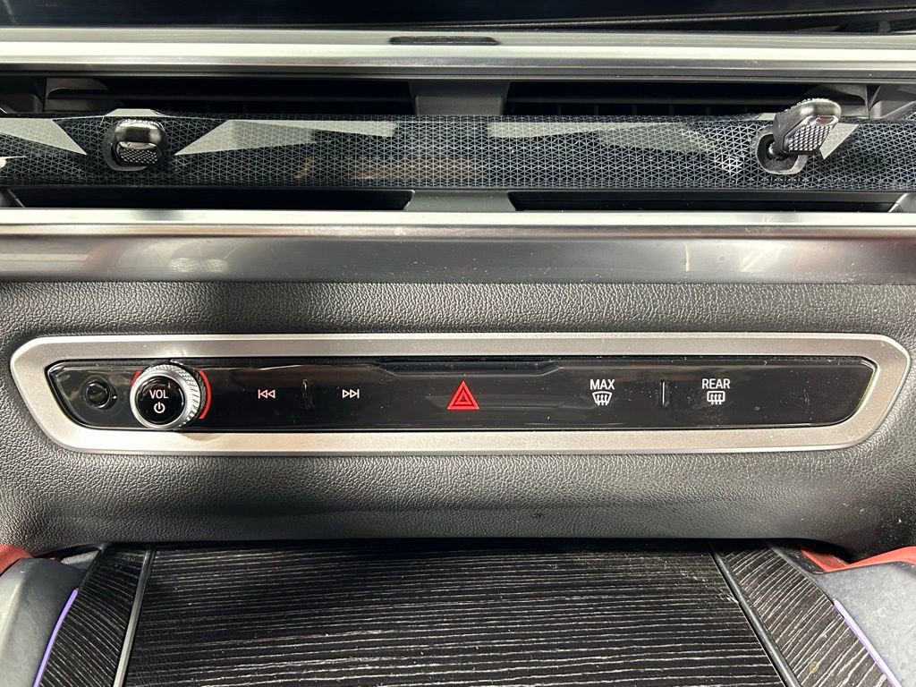 Used 2024 BMW X6 xDrive40i w/ Executive Package image 22