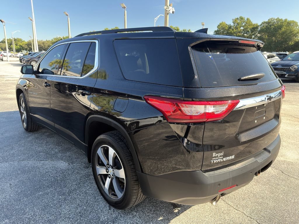 Used 2021 Chevrolet Traverse LT w/ LT Premium Package FWD image 7
