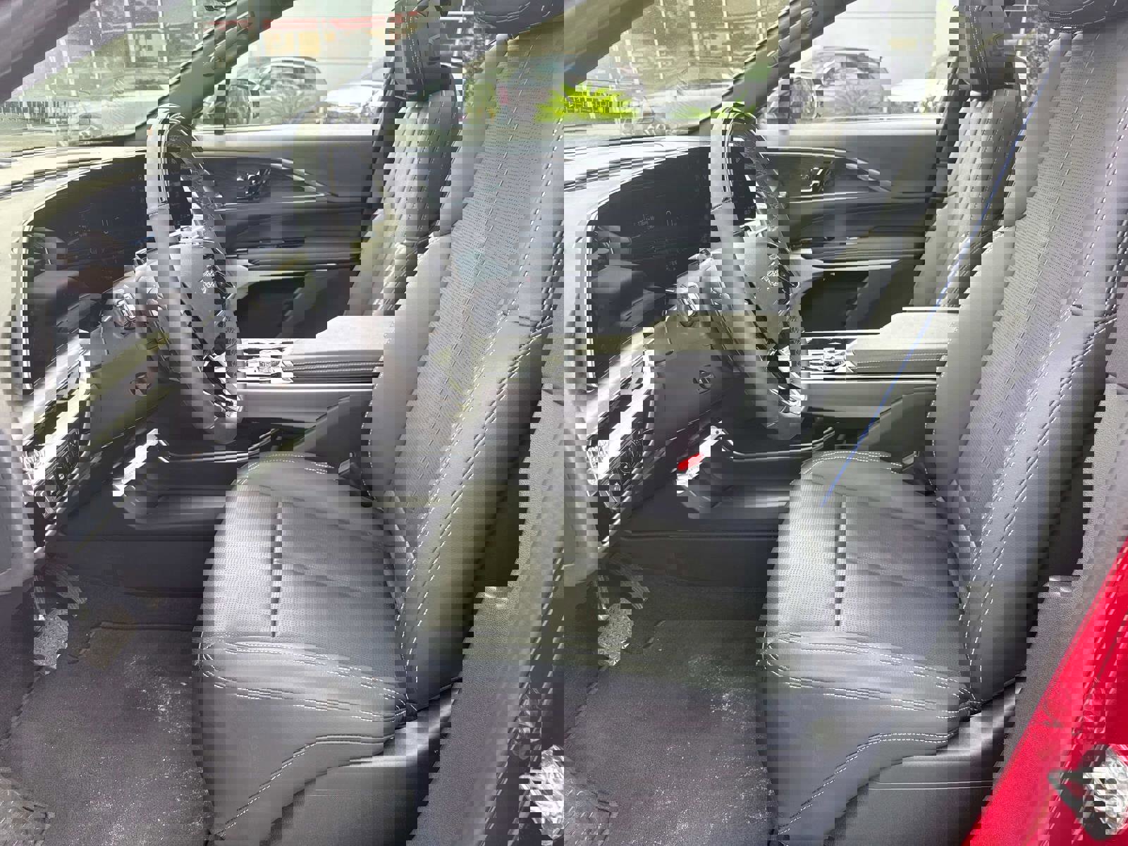 Used 2024 Cadillac Lyriq Sport image 16