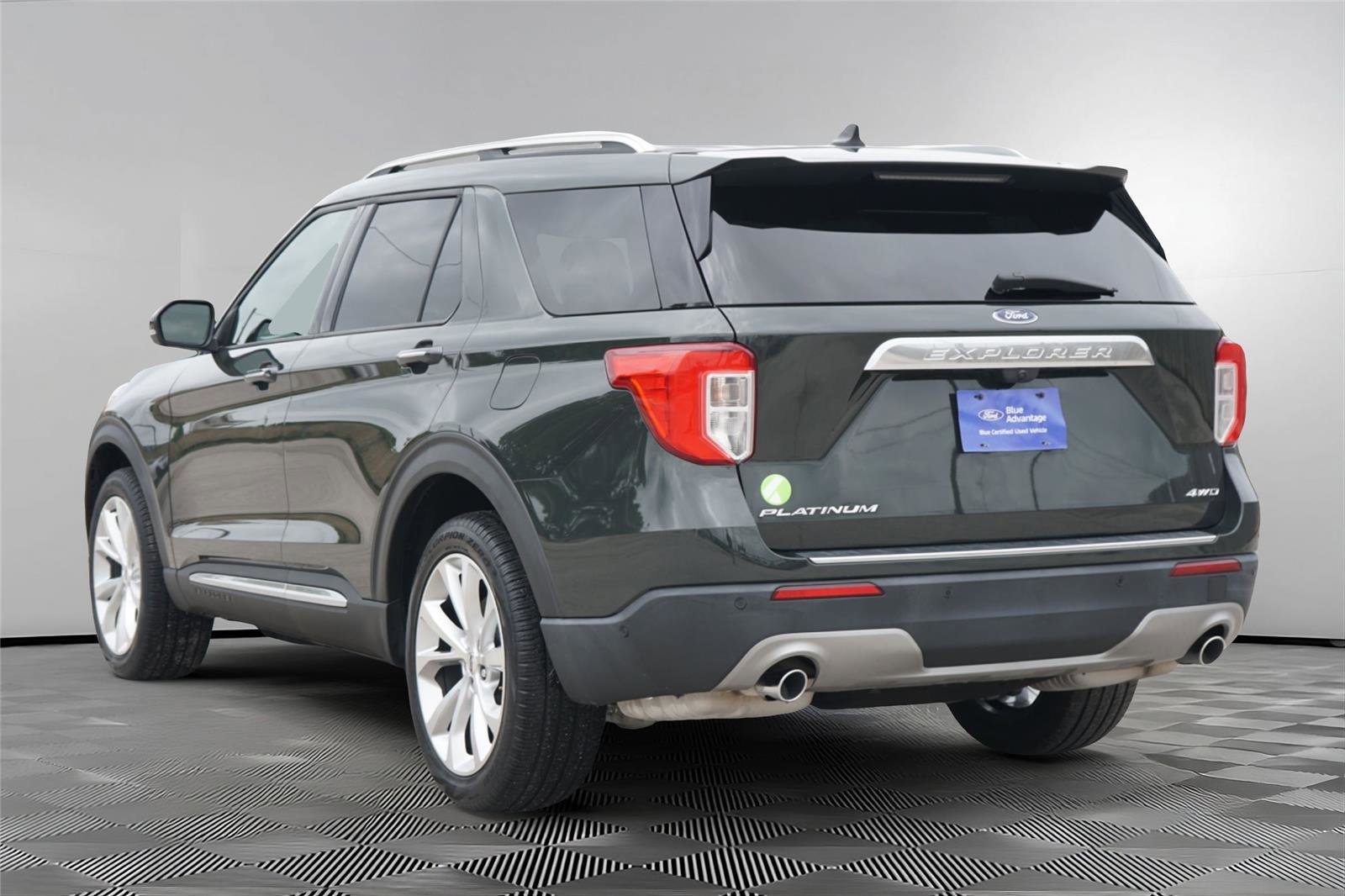 Used 2022 Ford Explorer Platinum w/ Premium Technology Package AWD/4WD image 6
