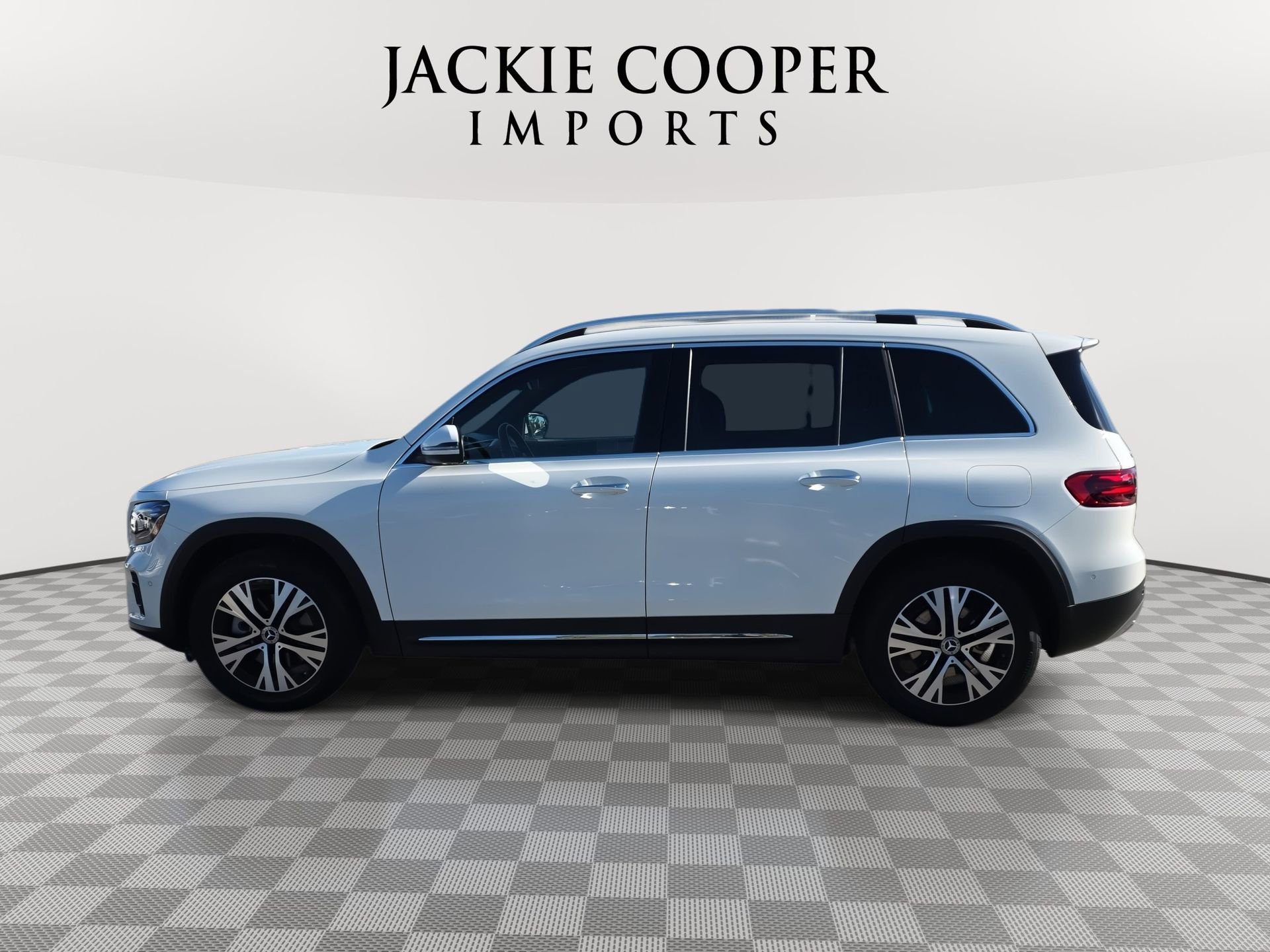 Certified 2025 Mercedes-Benz GLB 250 image 8