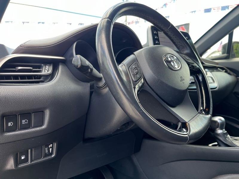 Used 2019 Toyota C-HR Limited FWD image 12