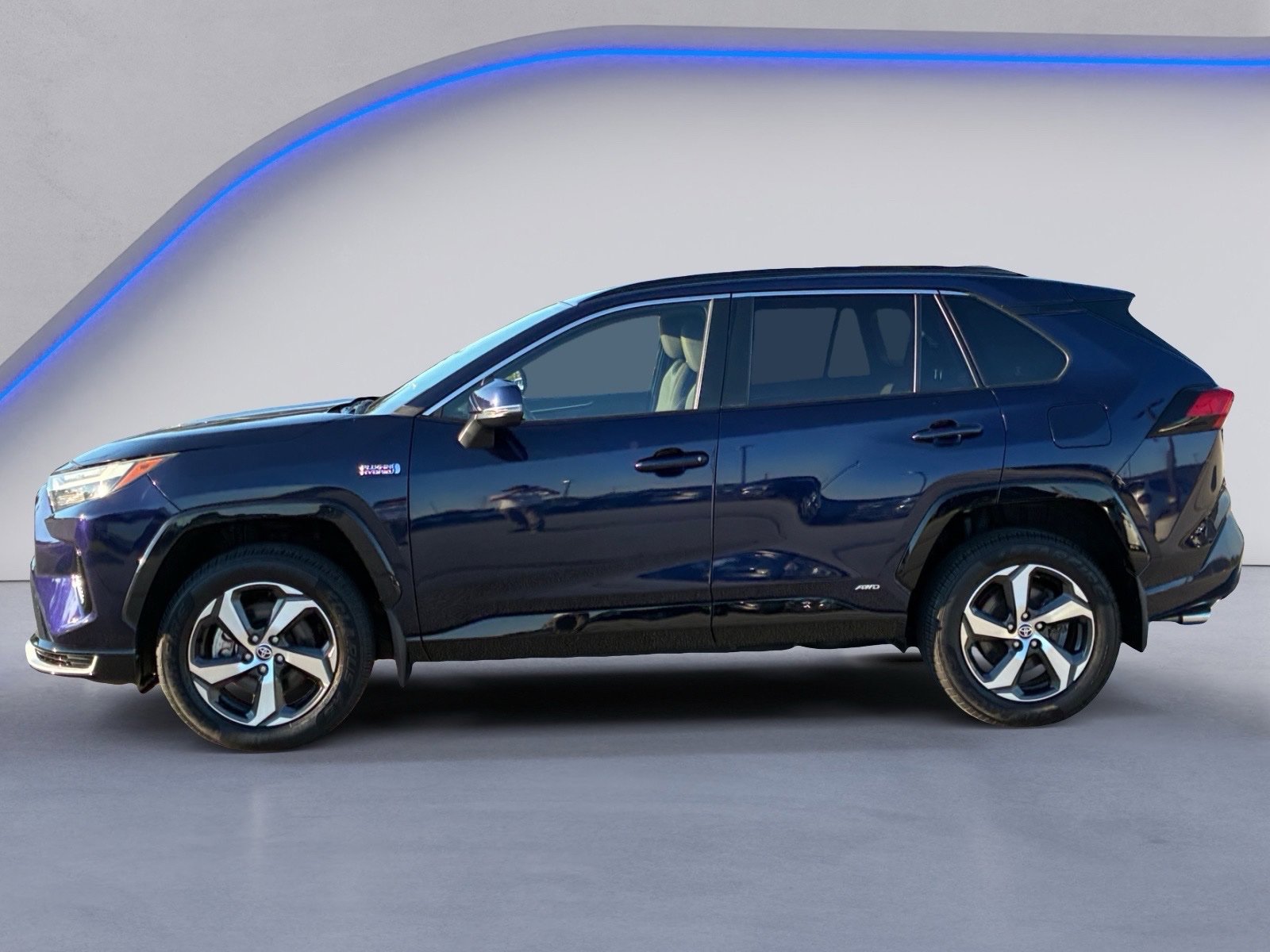 Used 2024 Toyota RAV4 SE w/ Weather & Moonroof Package AWD/4WD image 7
