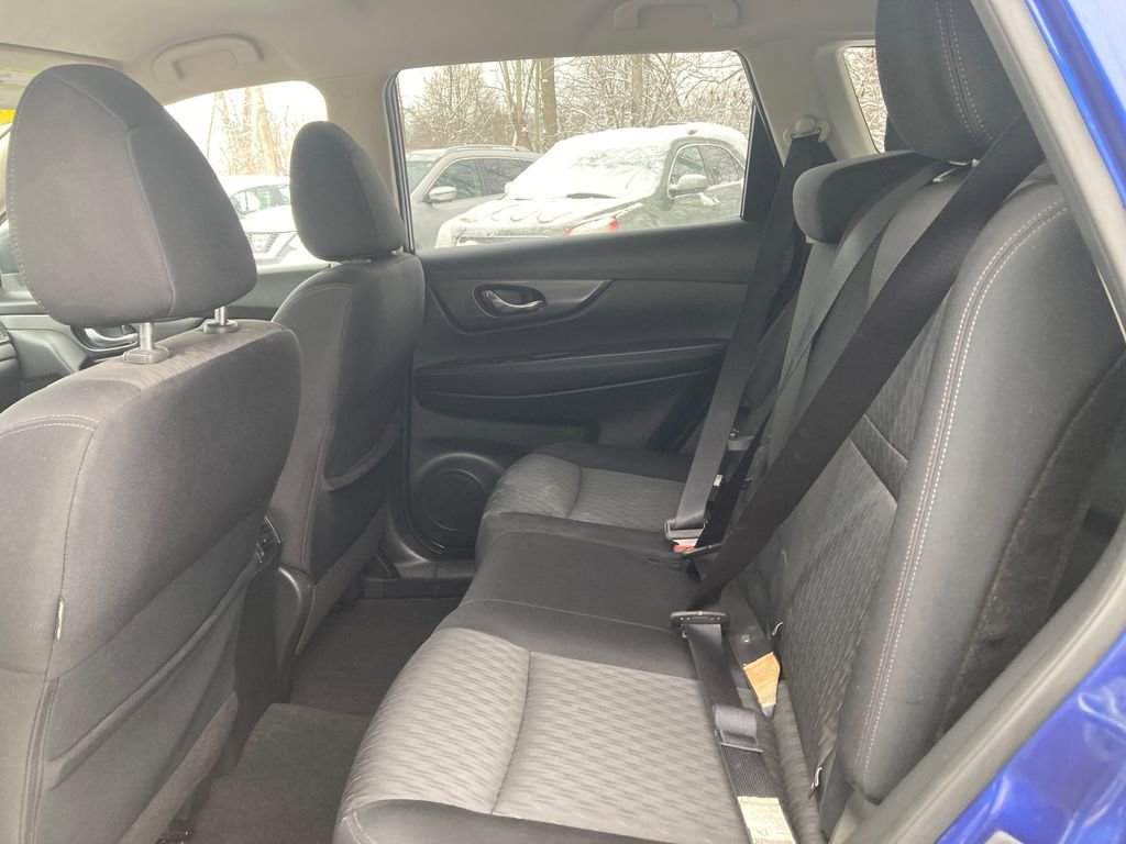 Used 2019 Nissan Rogue SV w/ Premium Package image 29