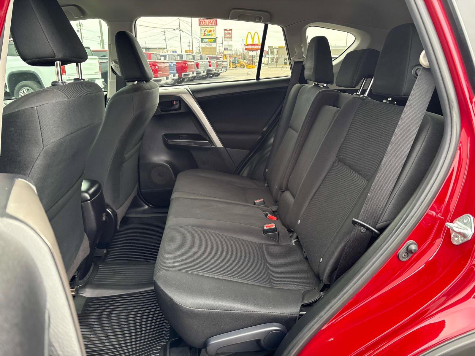 Used 2018 Toyota RAV4 LE image 11