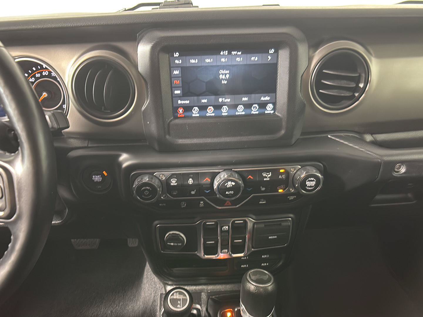 Used 2021 Jeep Wrangler Unlimited Sport AWD/4WD image 34