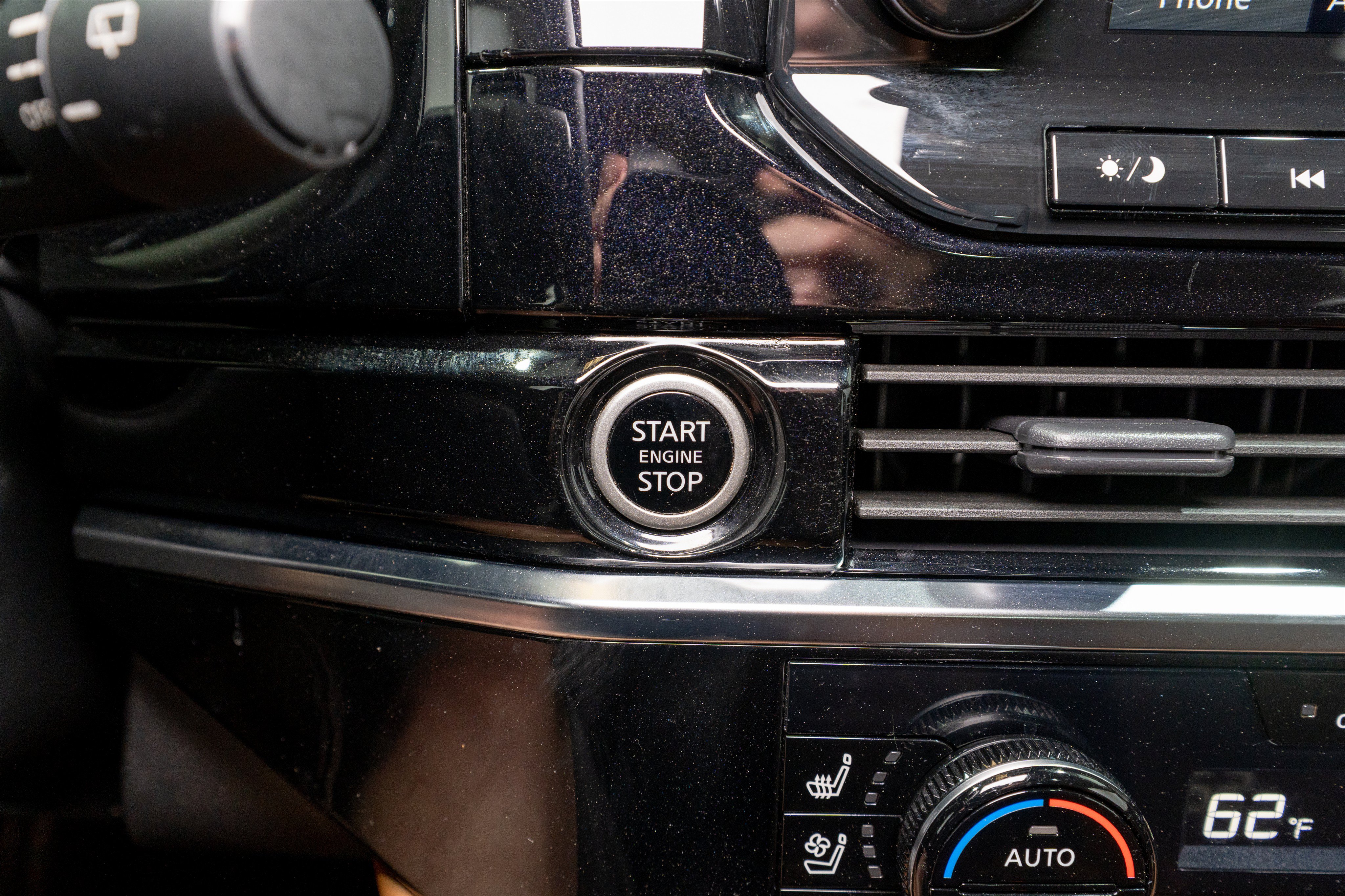 Used 2023 Nissan Pathfinder Platinum FWD image 30