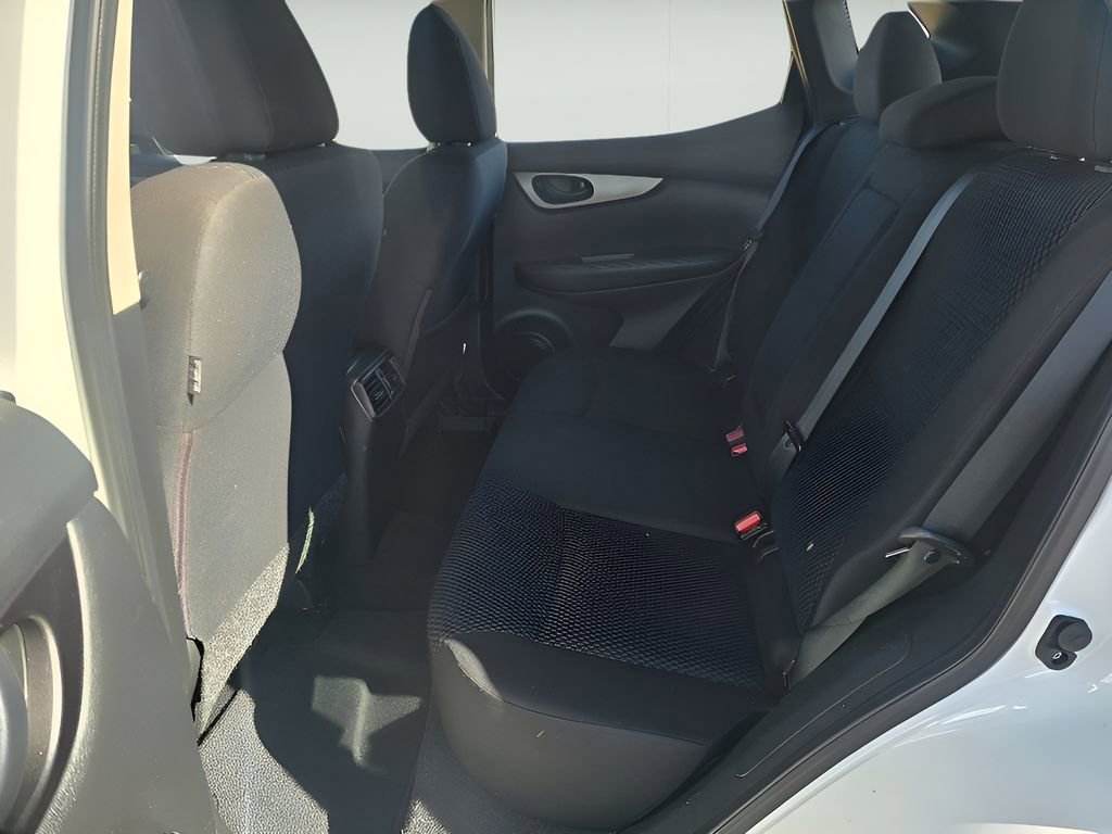 Used 2019 Nissan Rogue Sport S image 13