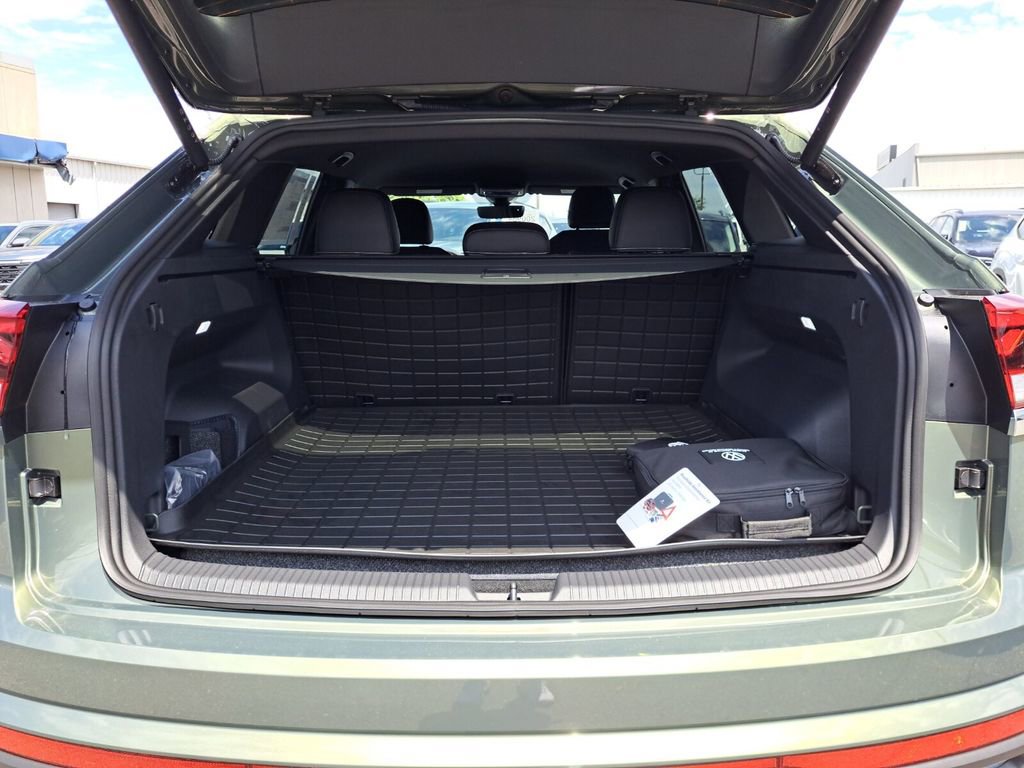 New 2026 Volkswagen Atlas Cross Sport SE image 26