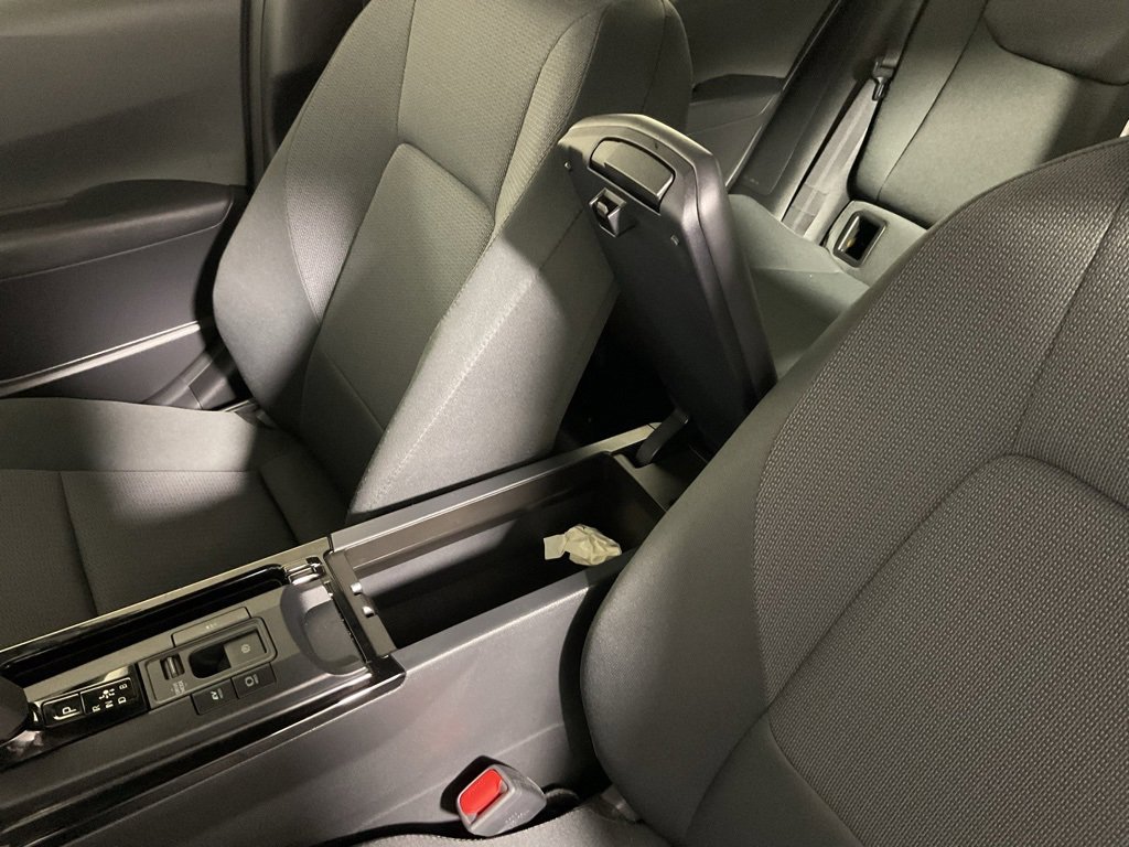 Used 2025 Toyota Prius LE image 29