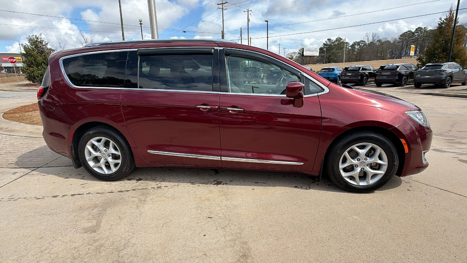 Used 2018 Chrysler Pacifica Touring-L w/ Tire & Wheel Group image 7