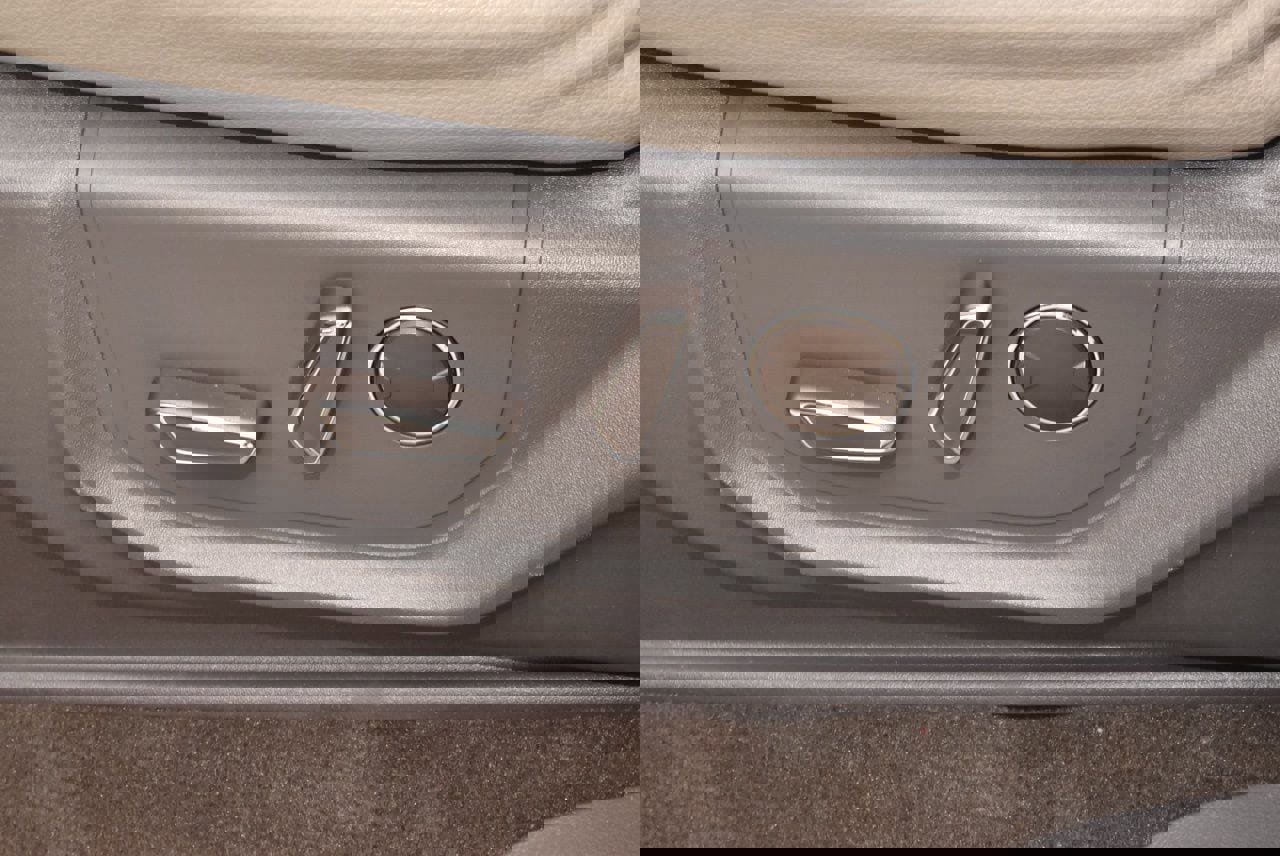 Used 2021 Ford Expedition Limited image 36