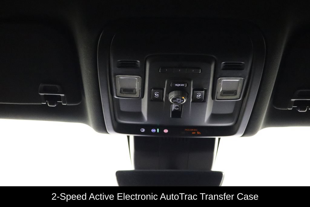 Used 2024 Chevrolet Tahoe Premier AWD/4WD image 24