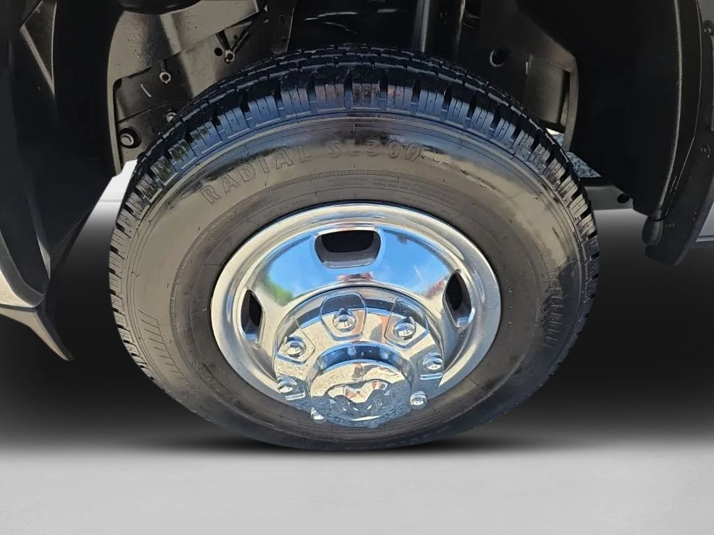 Used 2024 RAM 3500 Tradesman w/ Chrome Appearance Group AWD/4WD image 11