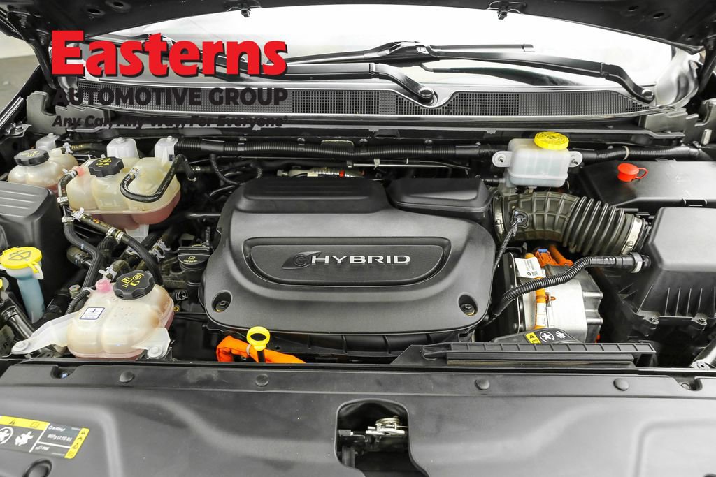 Used 2023 Chrysler Pacifica Touring-L image 7