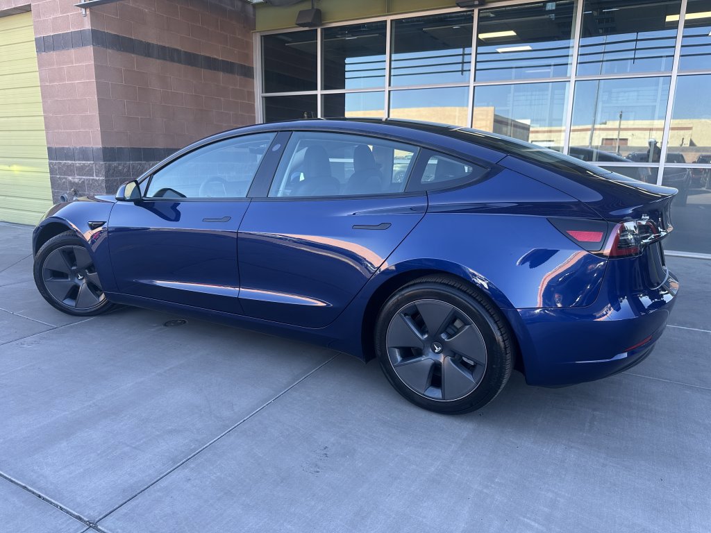 Used 2023 Tesla Model 3 Standard Range image 4