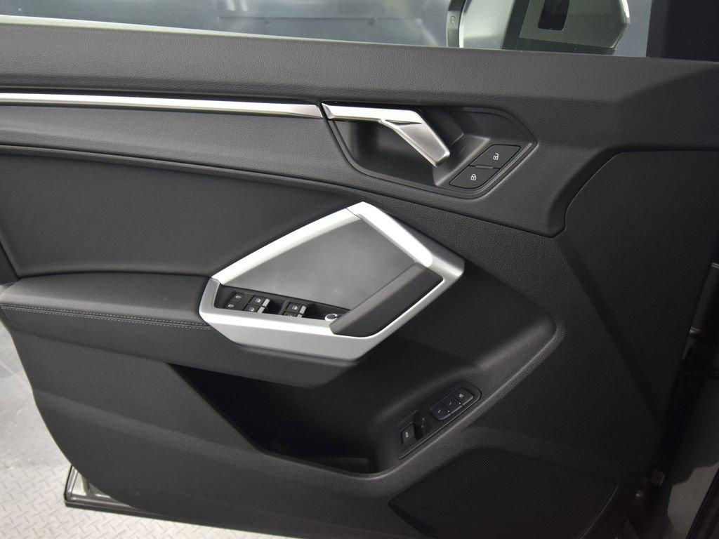 New 2025 Audi Q3 2.0T Premium image 22