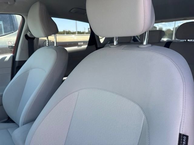 Used 2025 Hyundai Kona SEL FWD image 9