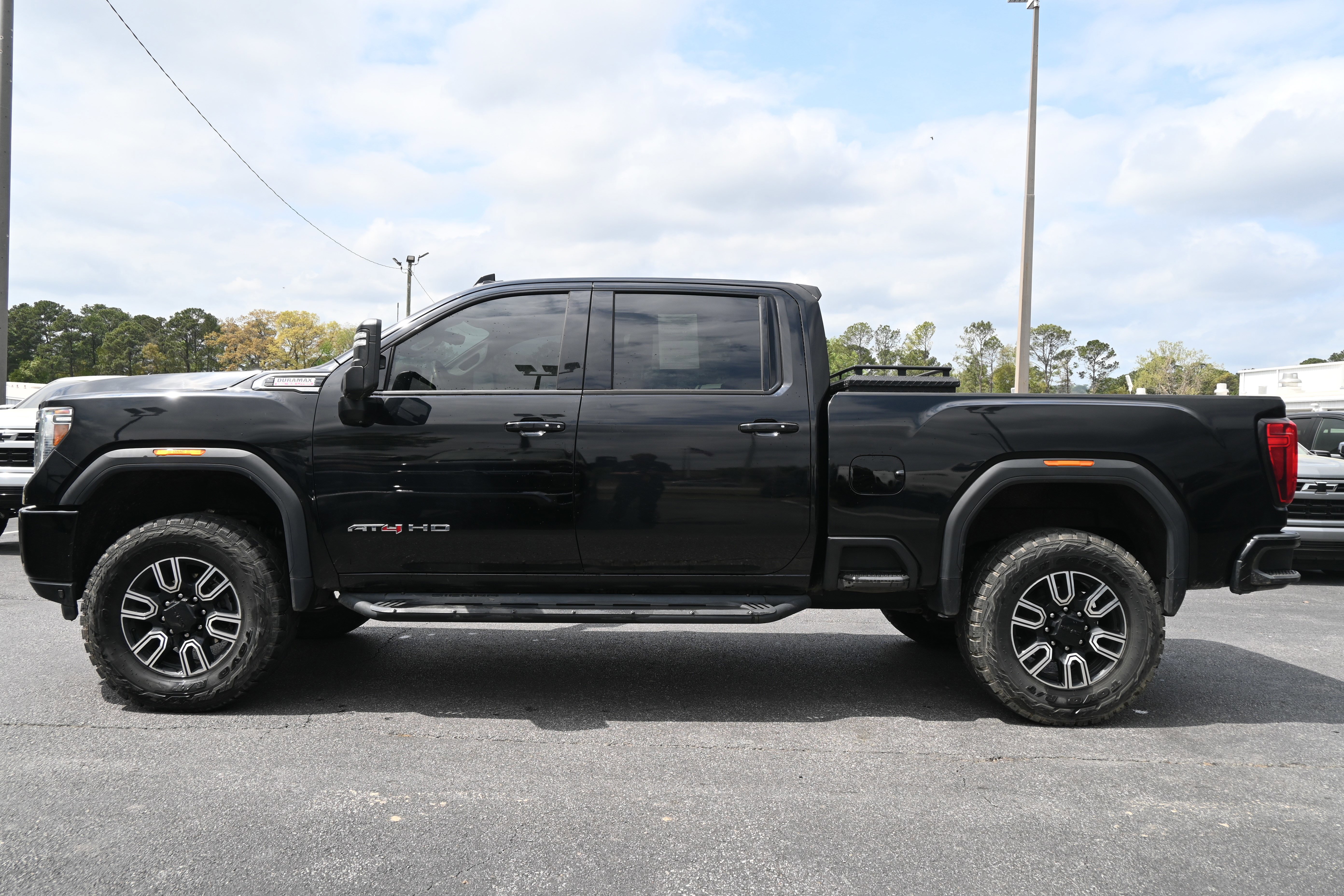 Used 2020 GMC Sierra 2500 AT4 w/ AT4 Premium Package image 9