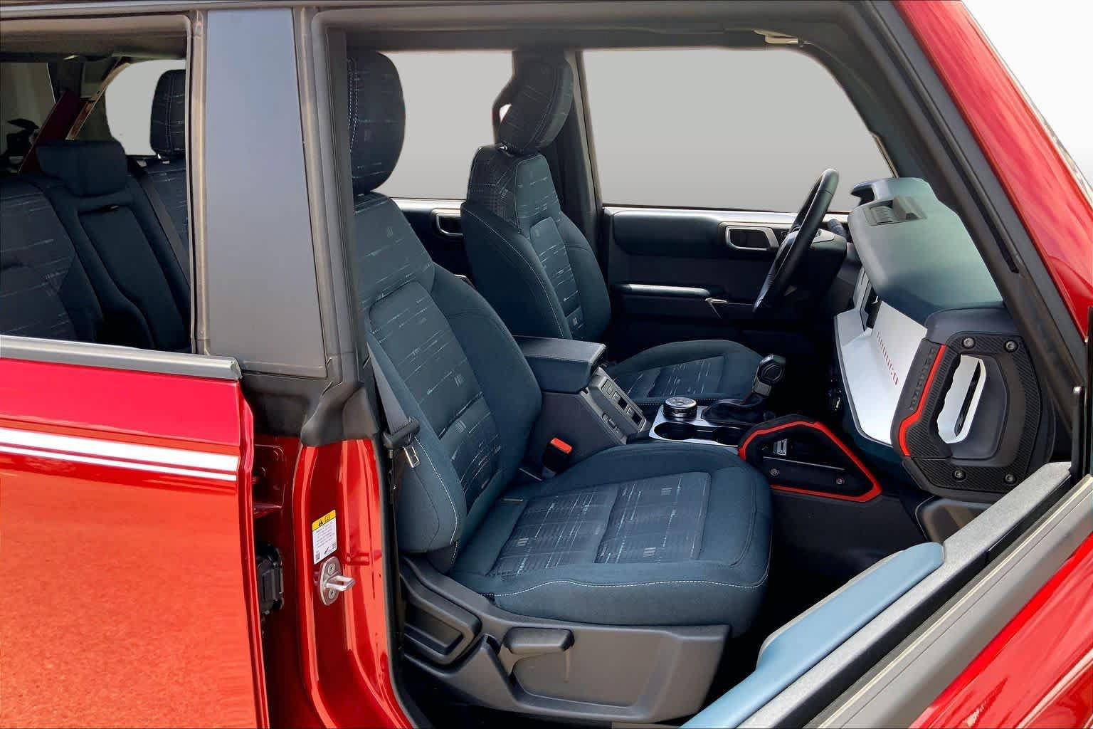 Used 2025 Ford Bronco Heritage Edition AWD/4WD image 8