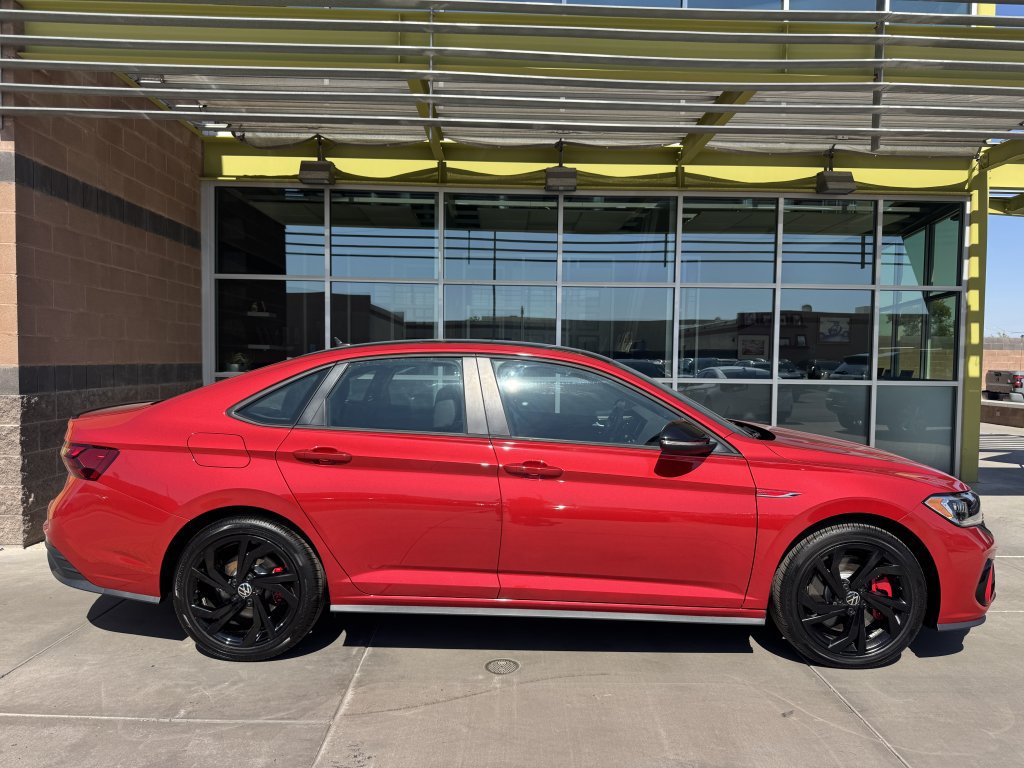 Used 2023 Volkswagen Jetta GLI Autobahn w/ GLI Black Package FWD image 9