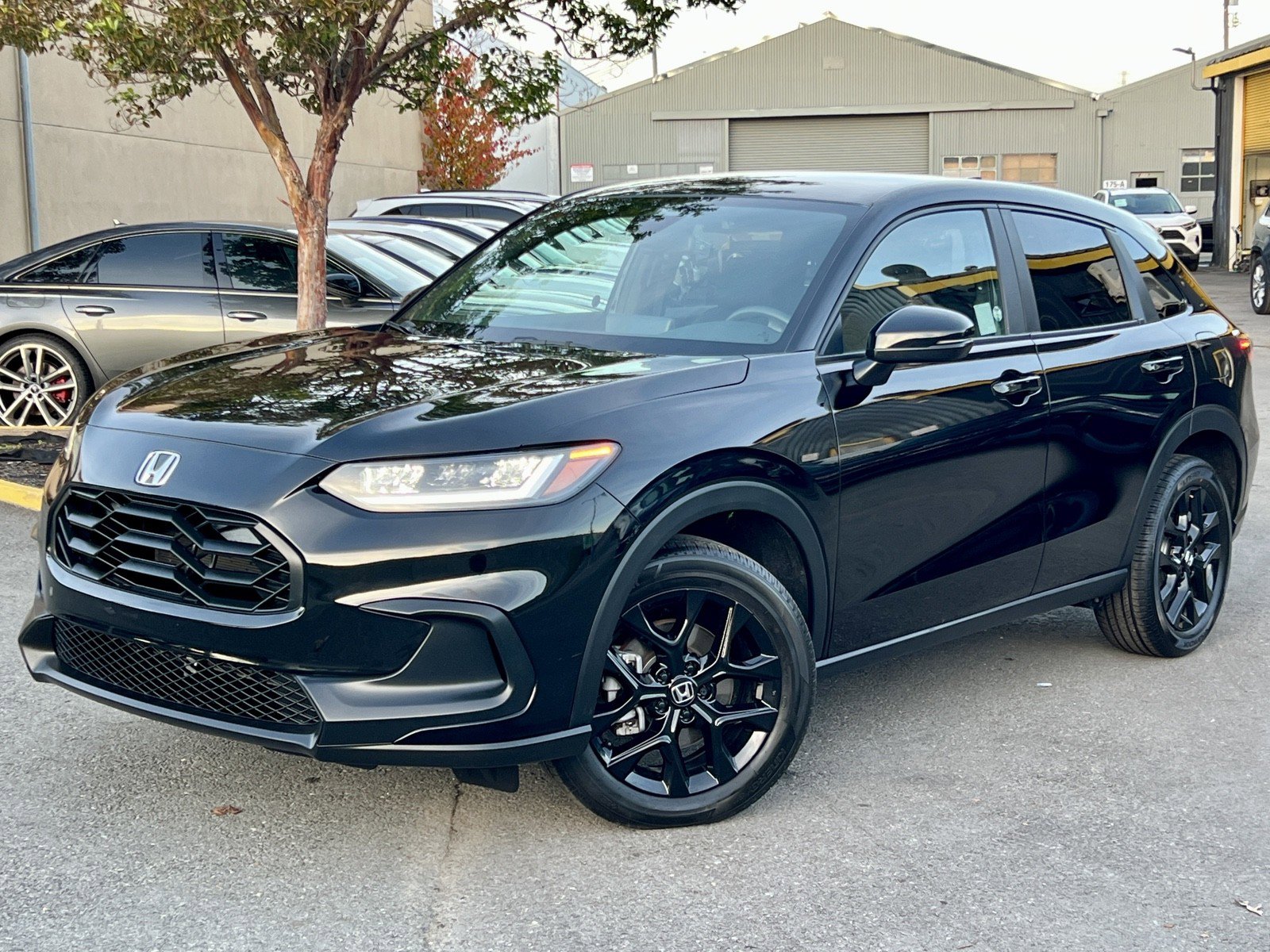 Used 2023 Honda HR-V Sport image 2