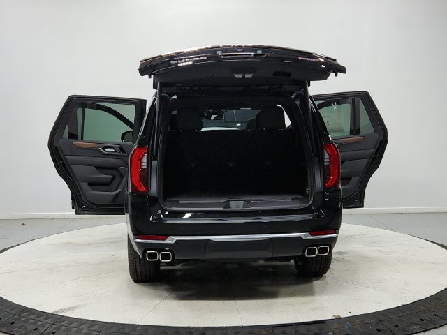 New 2027 GMC Yukon Denali w/ Sun & Power Step Package AWD/4WD image 15