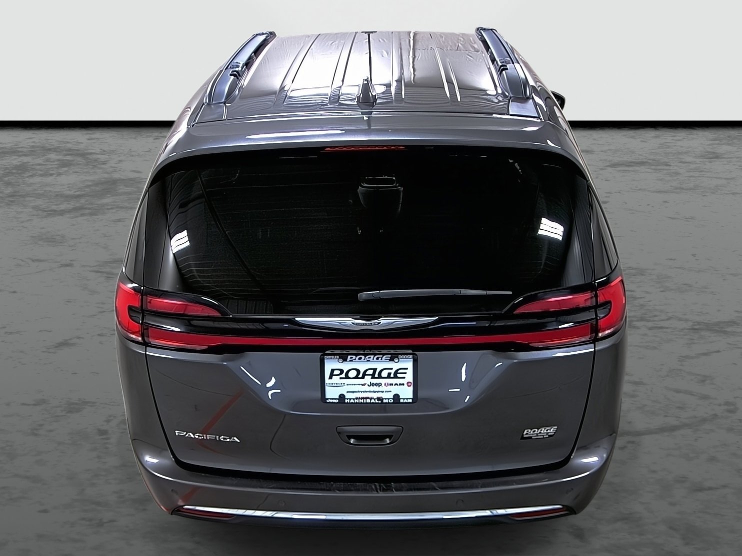 Used 2022 Chrysler Pacifica Touring-L image 3