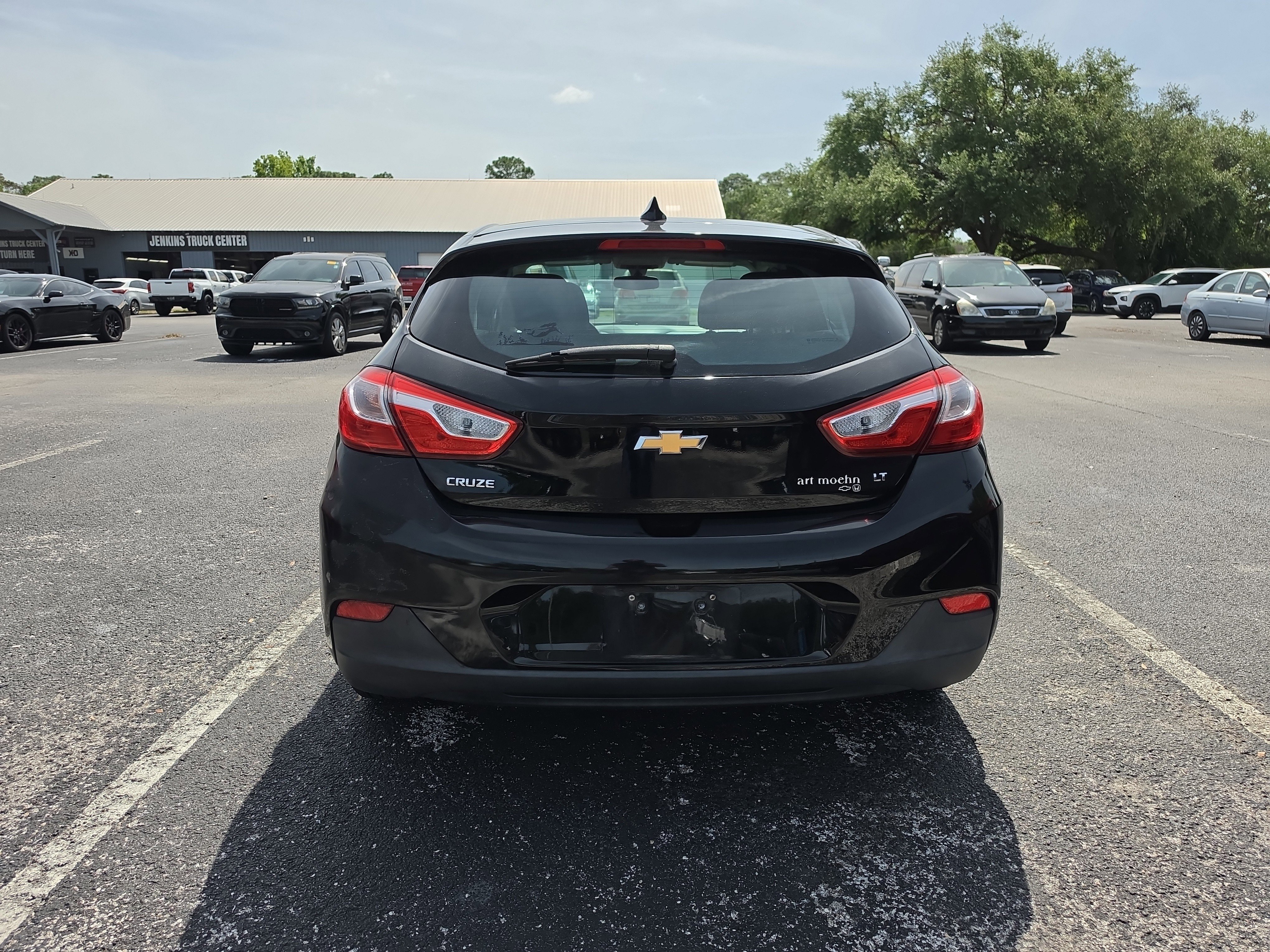 Used 2017 Chevrolet Cruze LT w/ Convenience Package FWD image 4