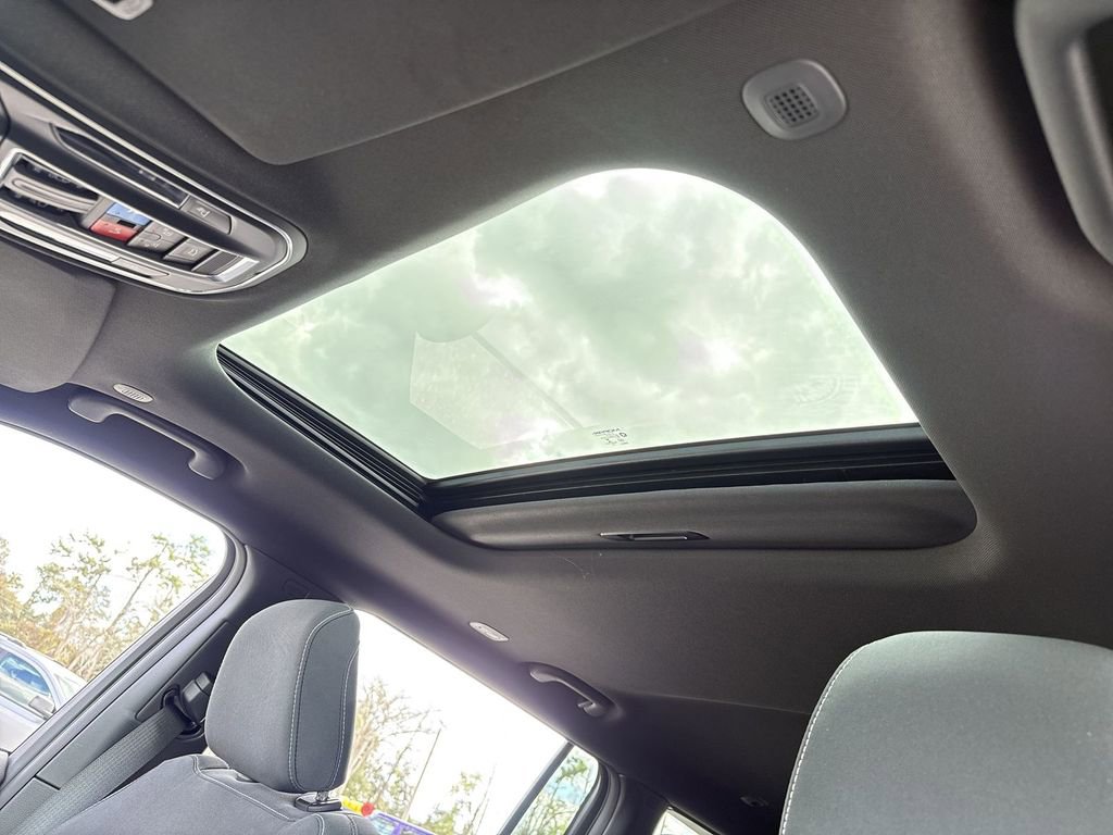 New 2026 Jeep Grand Cherokee L Laredo image 18