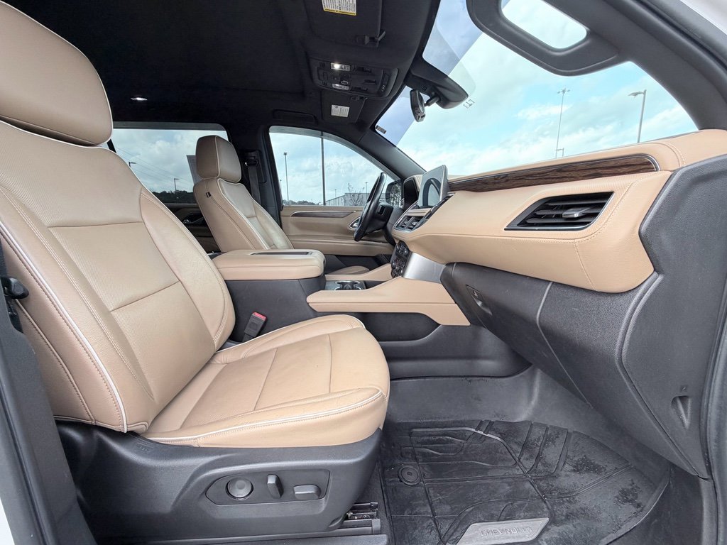 Used 2021 Chevrolet Suburban Premier w/ Premium Package image 23