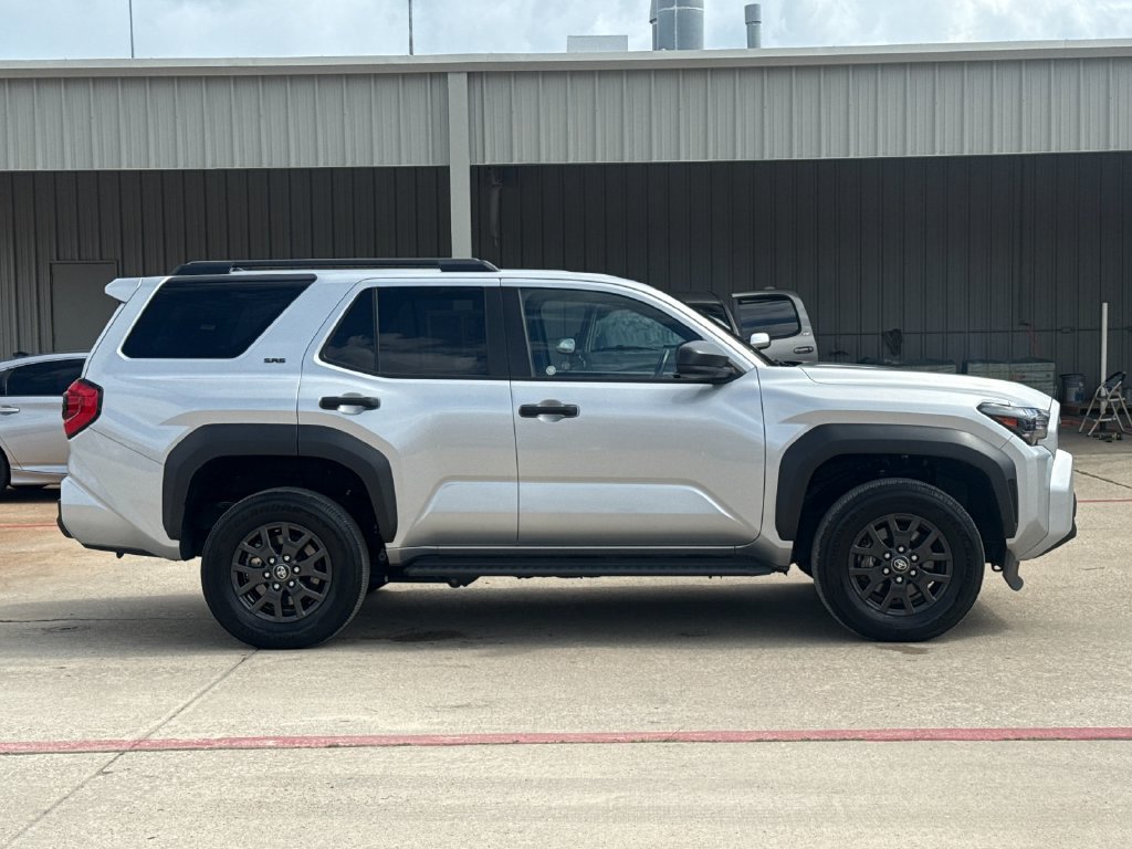 Used 2025 Toyota 4Runner SR5 AWD/4WD image 7
