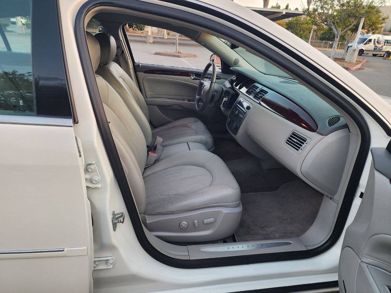 Used 2007 Buick Lucerne CXL w/ Luxury Package FWD image 16
