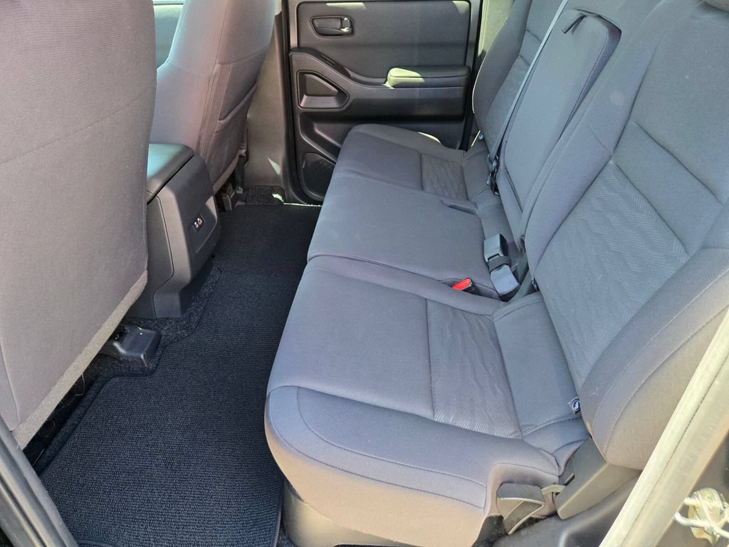 Certified 2022 Nissan Frontier S w/ Technology Package RWD image 11