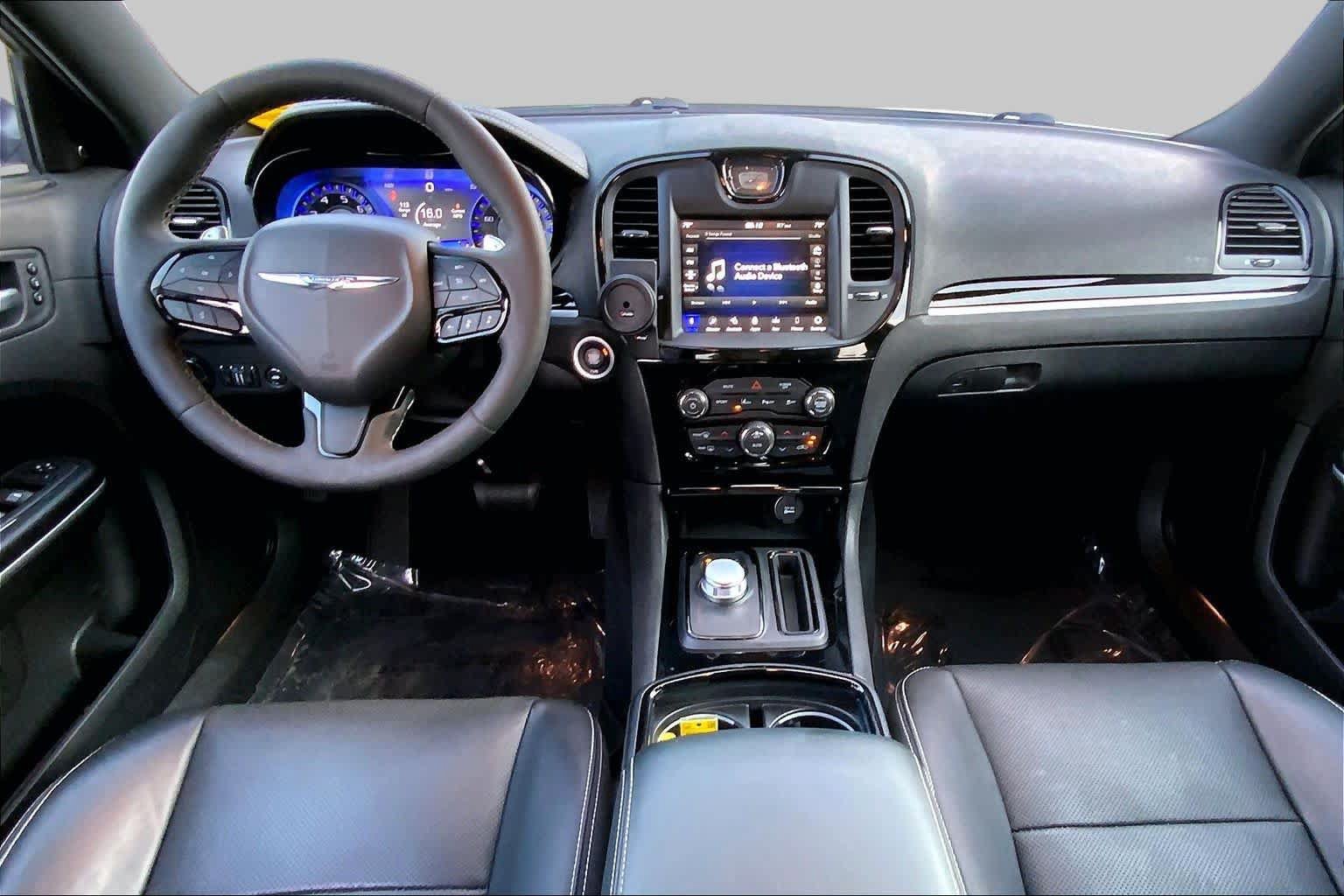 Used 2023 Chrysler 300 S w/ Comfort Group RWD image 15