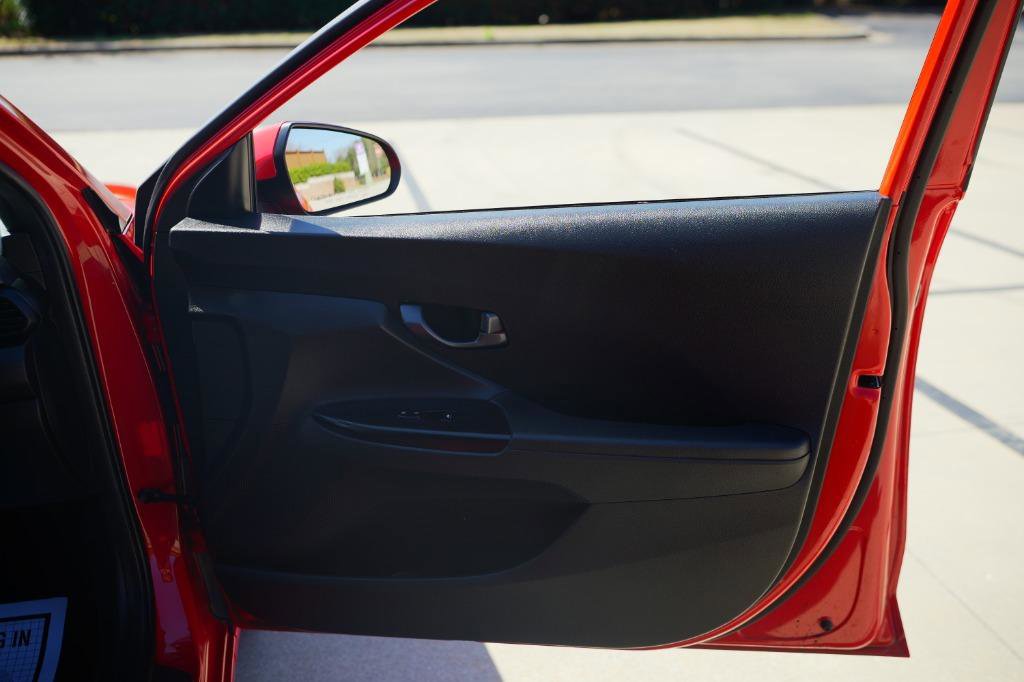 Used 2019 Hyundai Veloster 2.0 image 24