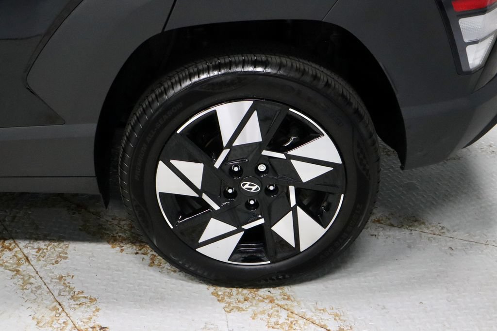 Certified 2025 Hyundai Kona SEL AWD/4WD image 22