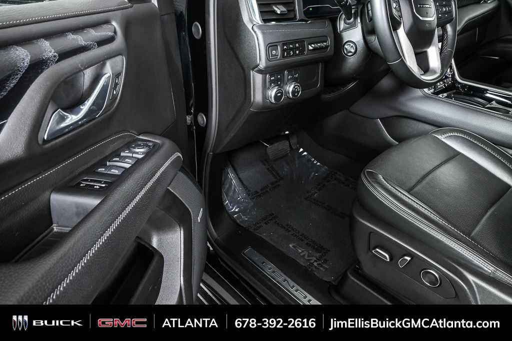 Used 2024 GMC Yukon XL Denali image 9