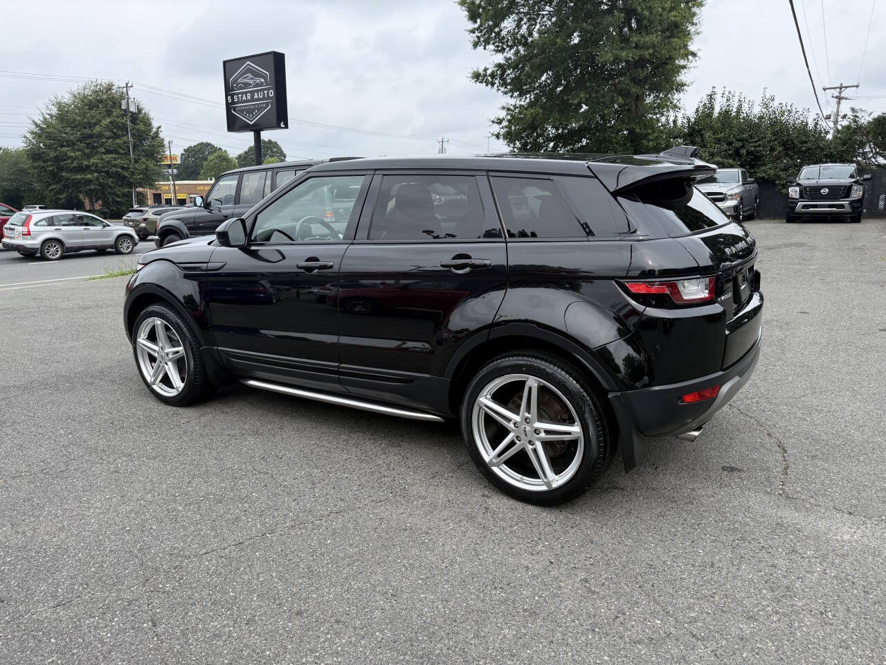 Used 2017 Land Rover Range Rover Evoque SE Premium AWD/4WD image 7