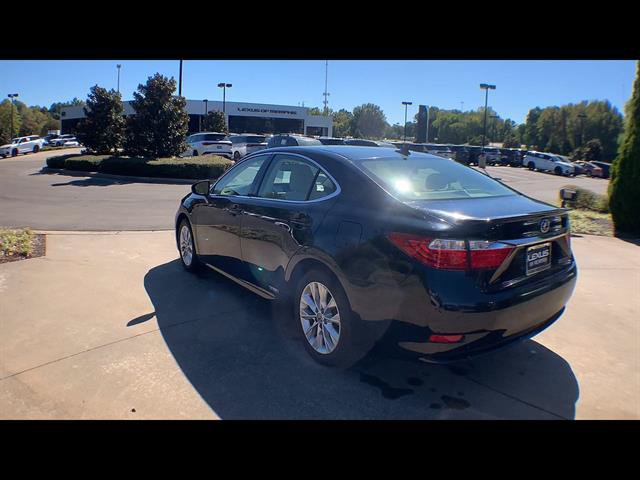 Used 2014 Lexus ES 300h w/ Premium Package w/Bamboo Trim FWD image 6