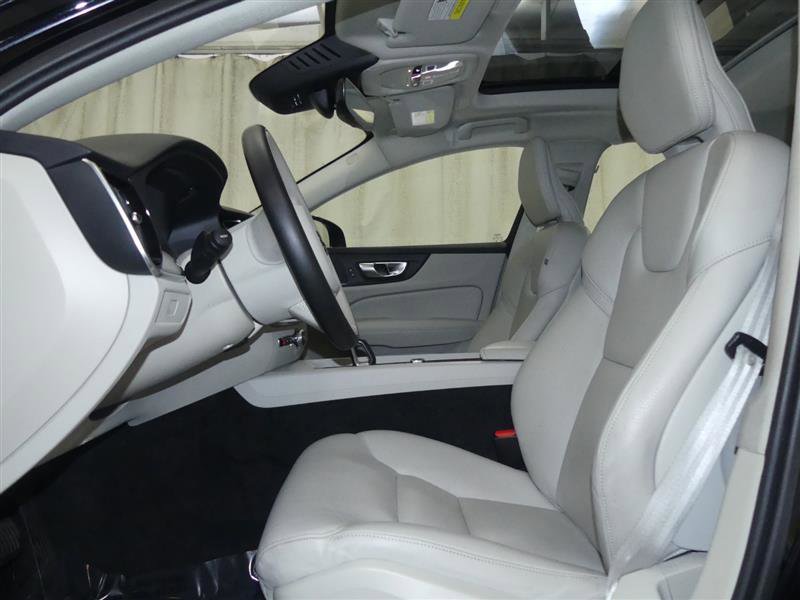 Used 2024 Volvo S60 B5 Plus image 21