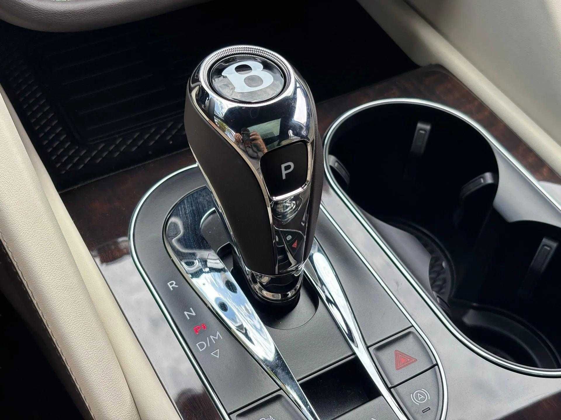 New 2025 Bentley Bentayga Extended Wheelbase image 51